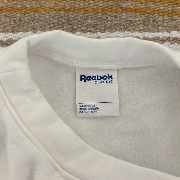 Reebok Classic Sweatshirt - Picture 5 of 9